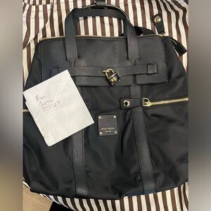 Henri Bendel jetsetter